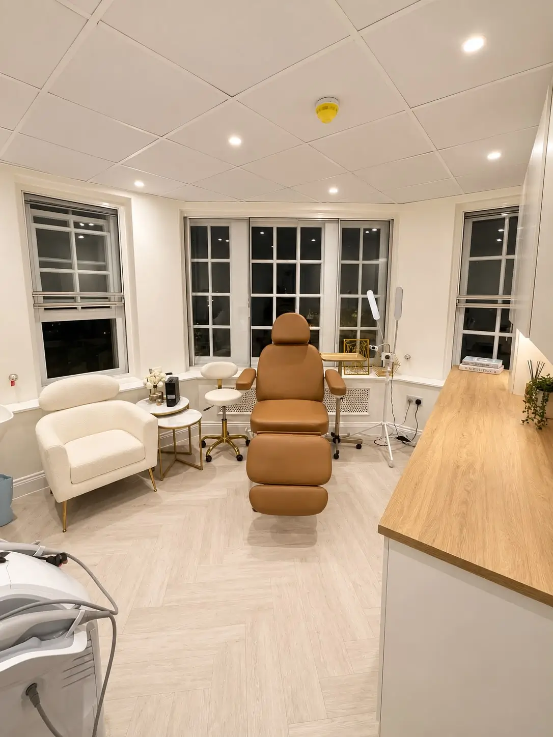A second view of the Sthe Aesthetics treatment room in Holborn, London